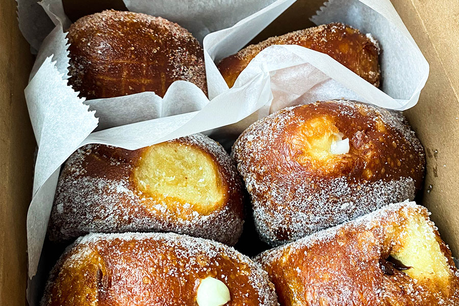 Leonard's Bakery - Malasadas